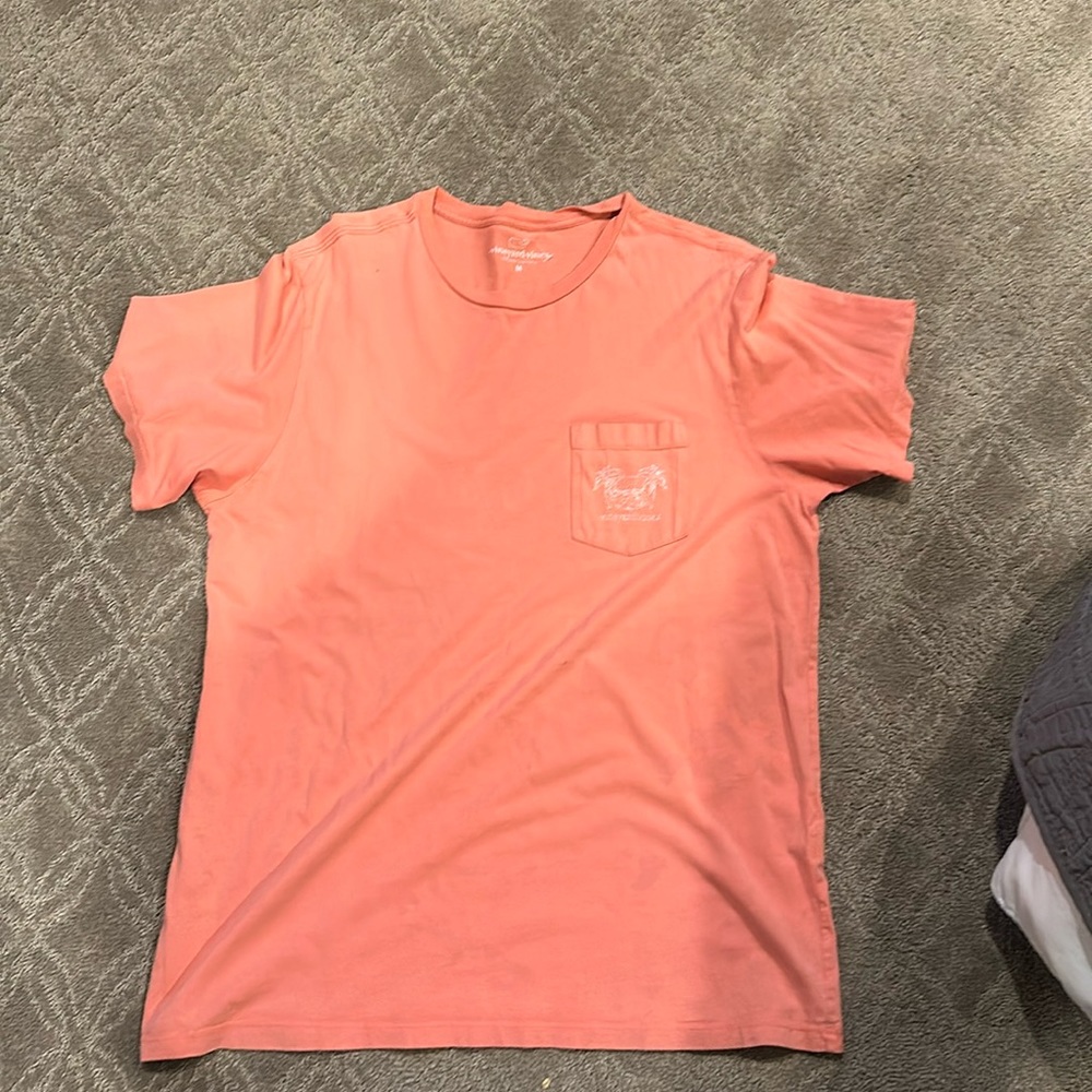 Good use condition, vintage style, peach, men’s medium, s sleeve vineyard vine